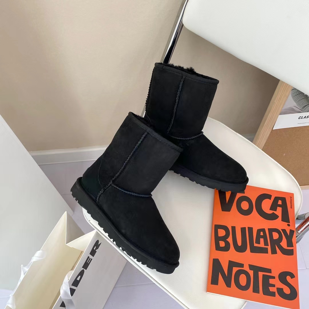 UGG boty Short 5825 black