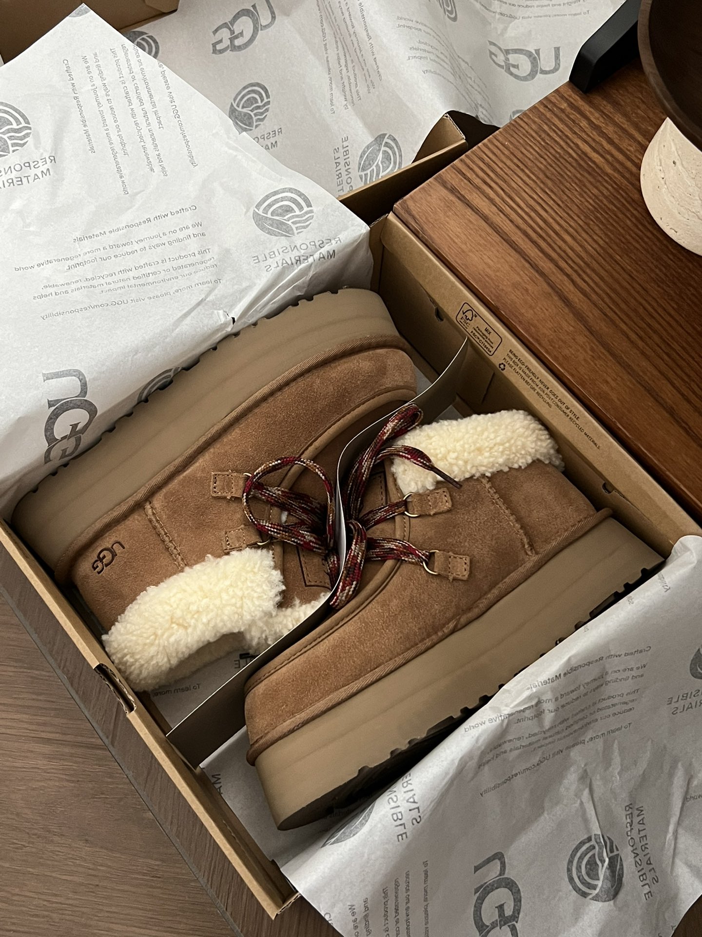 UGG Eskimo Boot maroon