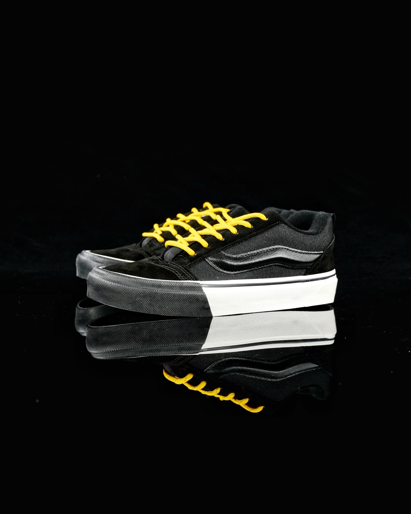 Vans Knu Skool black yellow