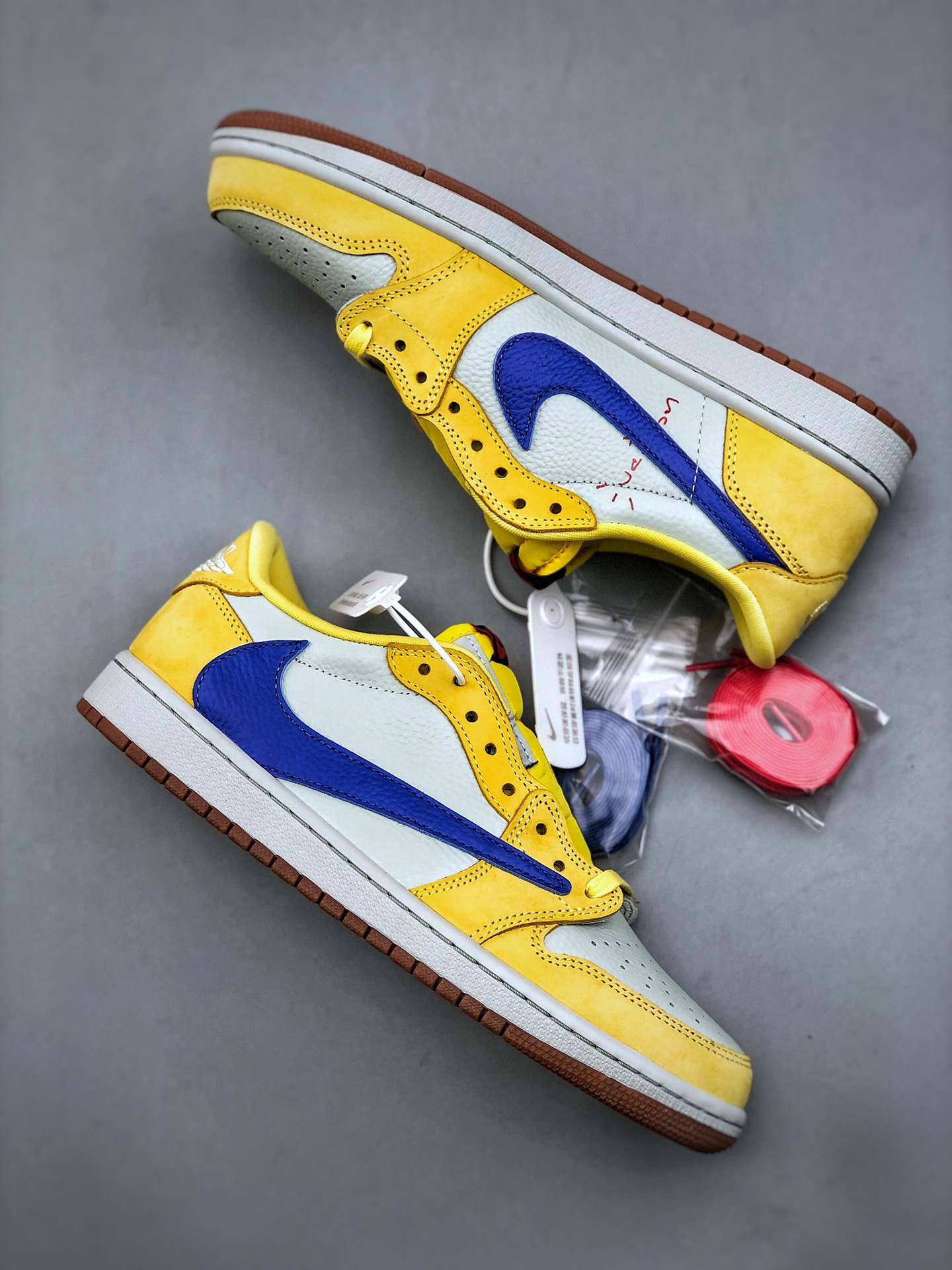 Nike Air Jordan 1 Low OG Travis Scott canary