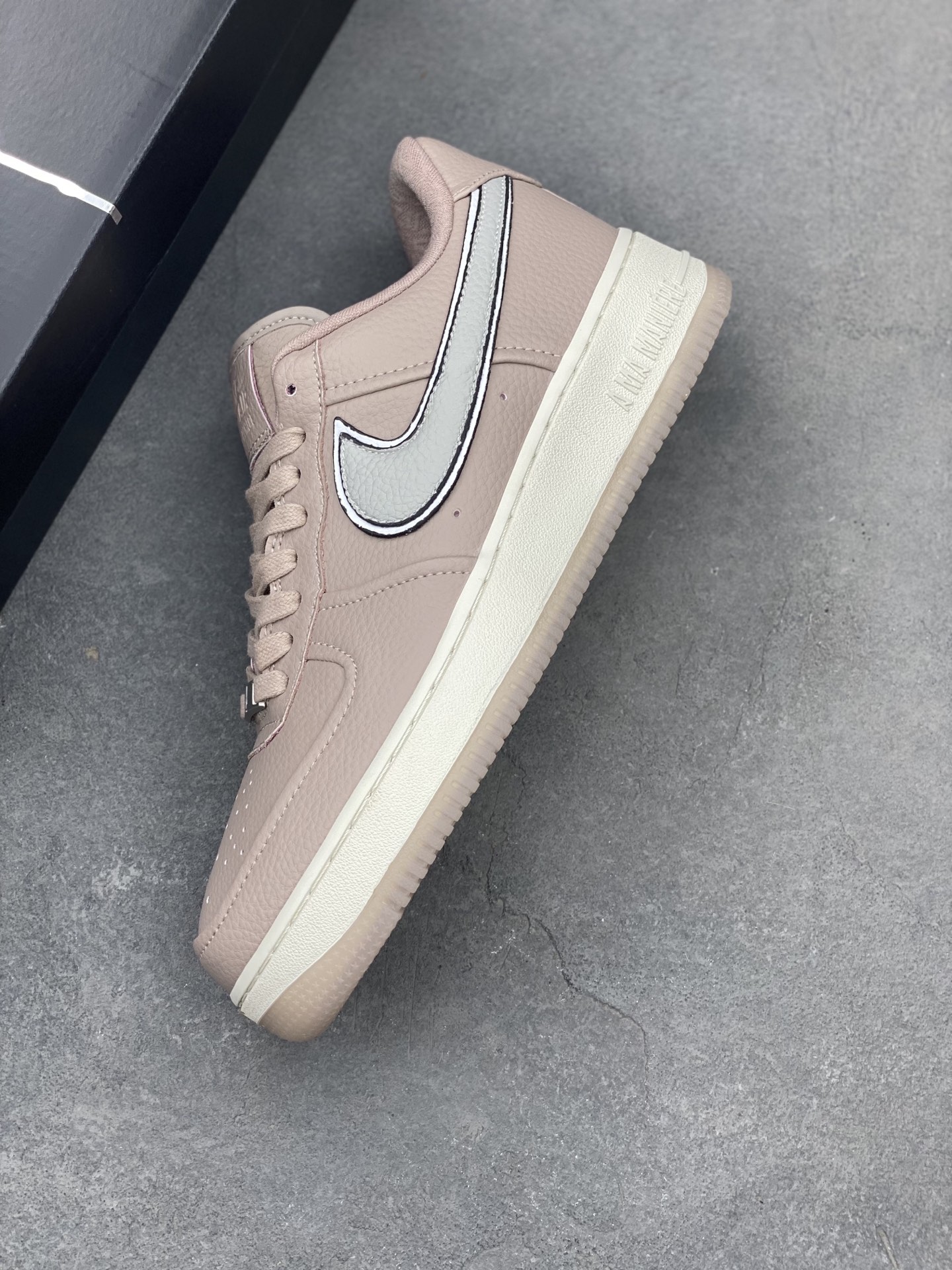 Nike Air Force 1 Low HF4084-200