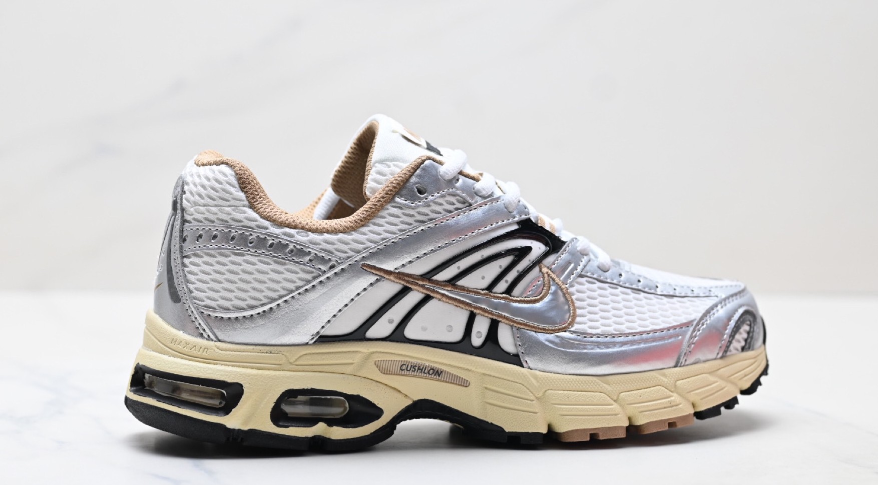 Nike Air Max Moto 2K cream white silver