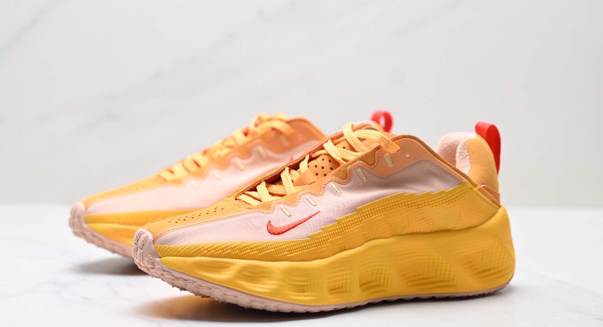 Nike Ava Rover Celestial Gold