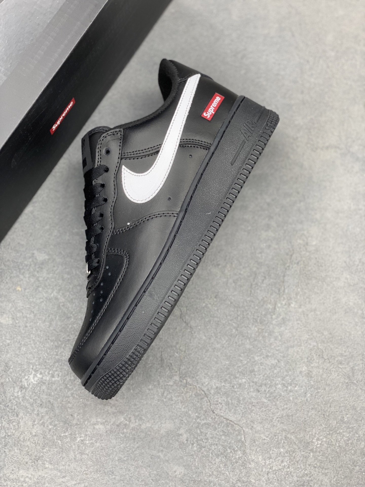 Supreme x Nike Air Force 1 Low Black/ White Swoosh