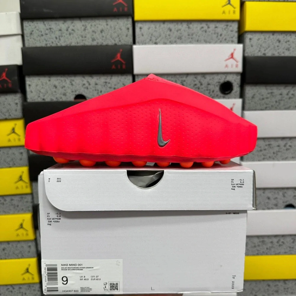 Nike Mind 001 Solar Red