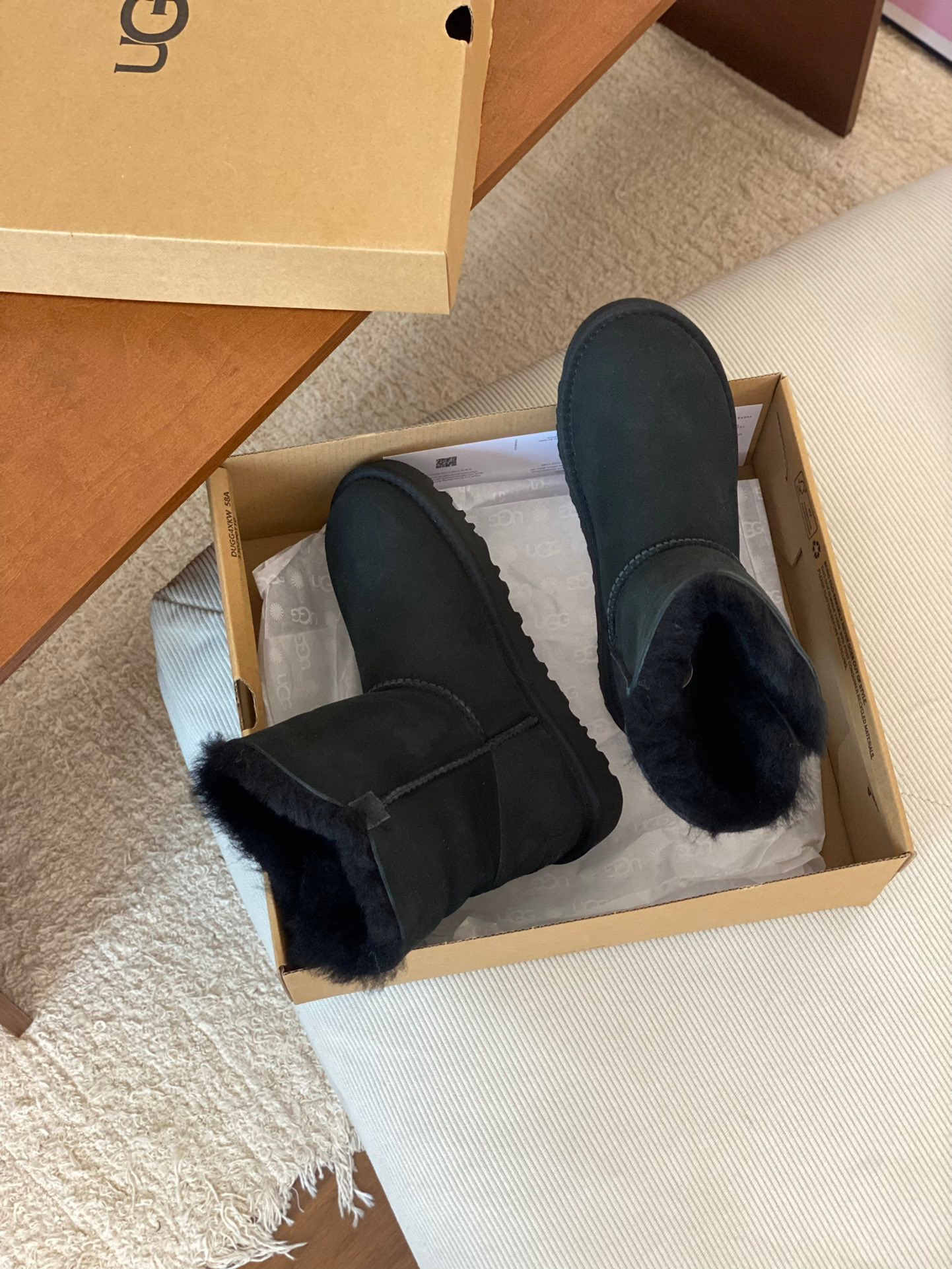 Boty UGG - W Bailey Button 5803 černé
