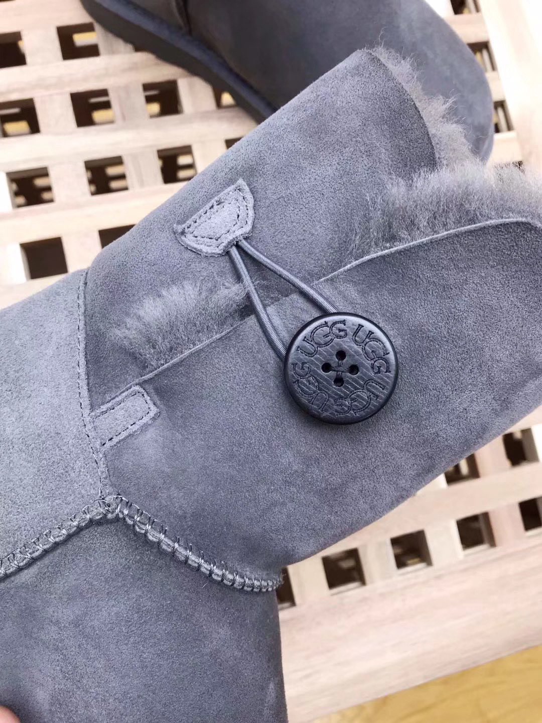 Boty UGG - W Bailey Button 5803 šedé