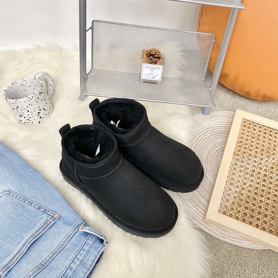 UGG Classic Ultra mini černé