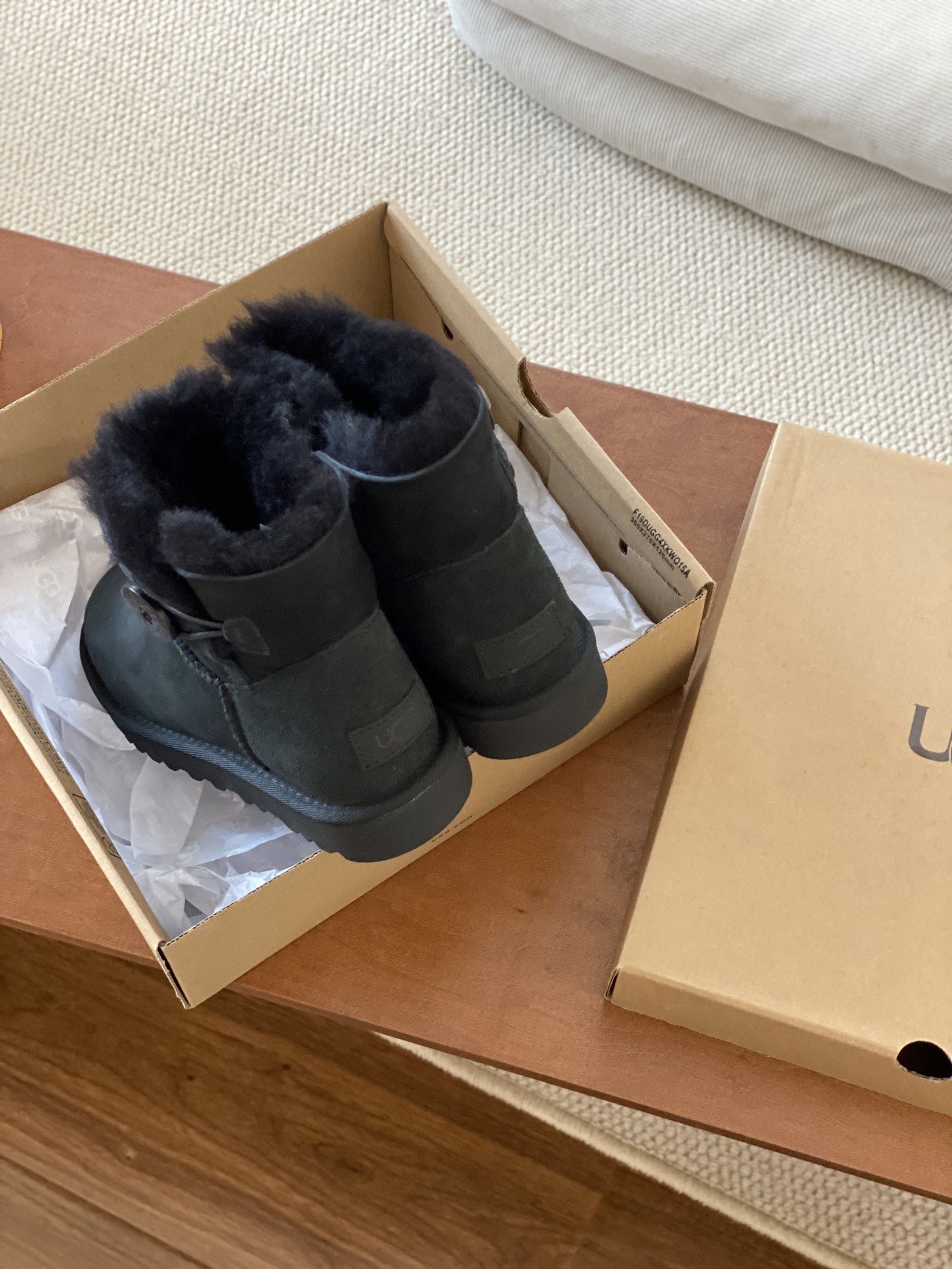 UGG boty Mini Bailey Button II 3352 black