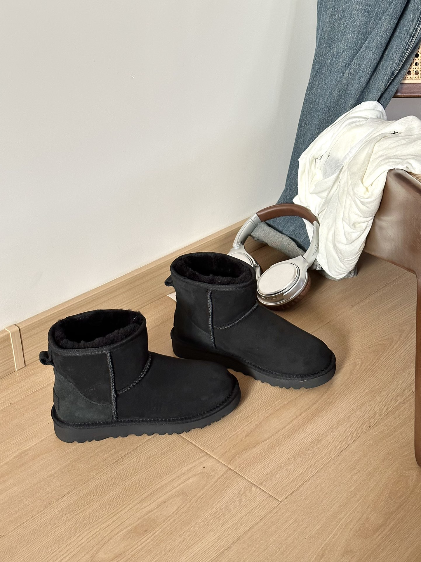 UGG boty Classic Mini II 5854 black