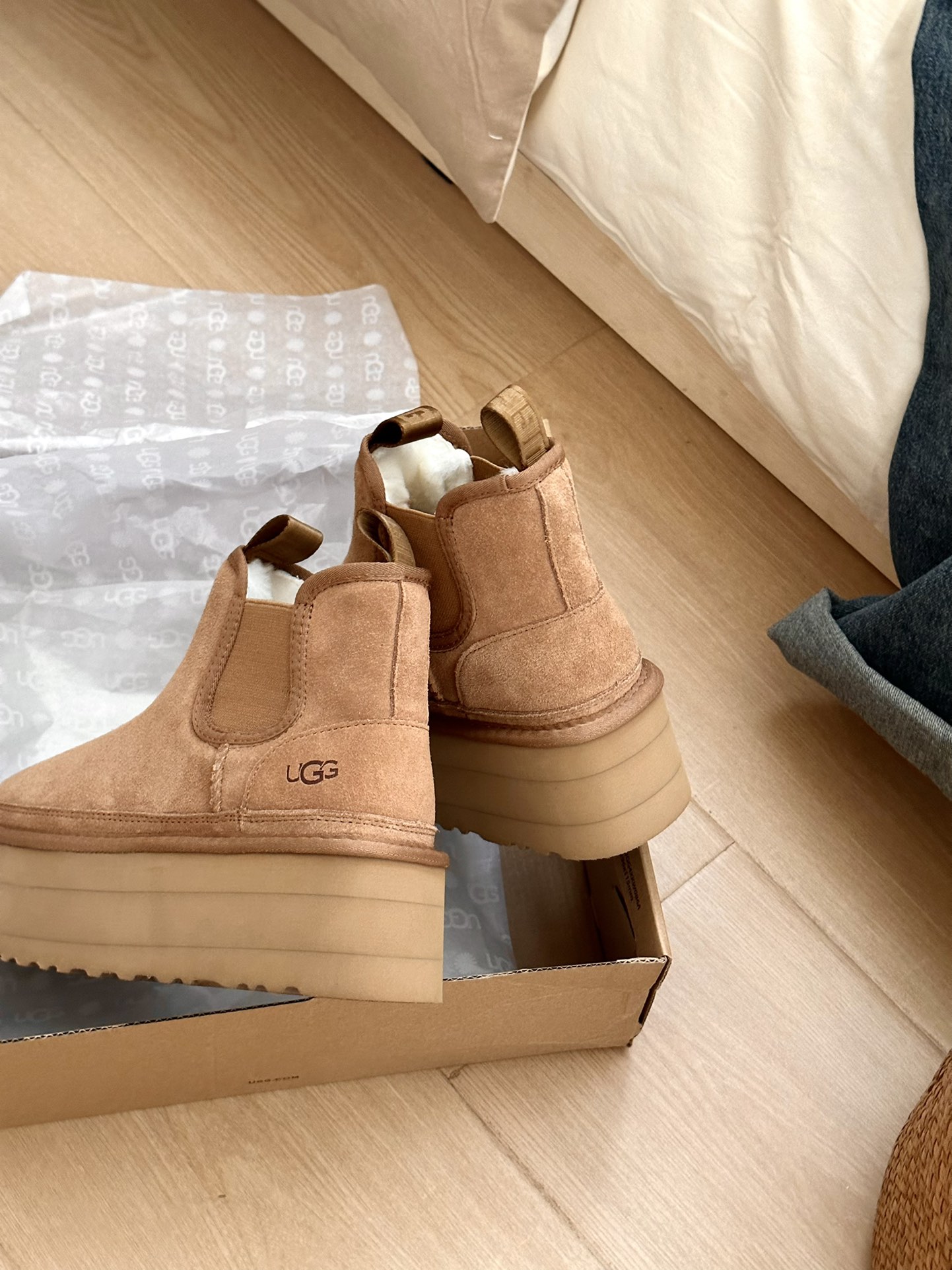 UGG Neumel Platform Chelsea maroon 1134526