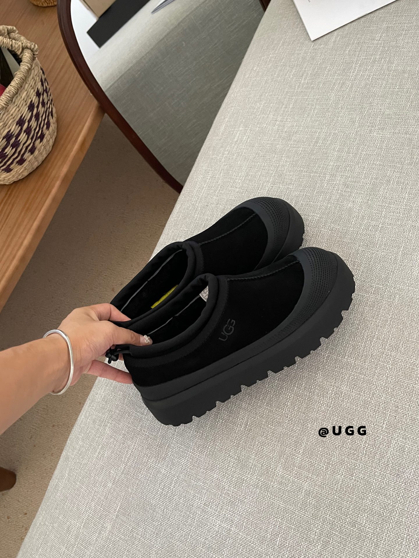 UGG Slippery Tasman Weather Hybrid chestnut black