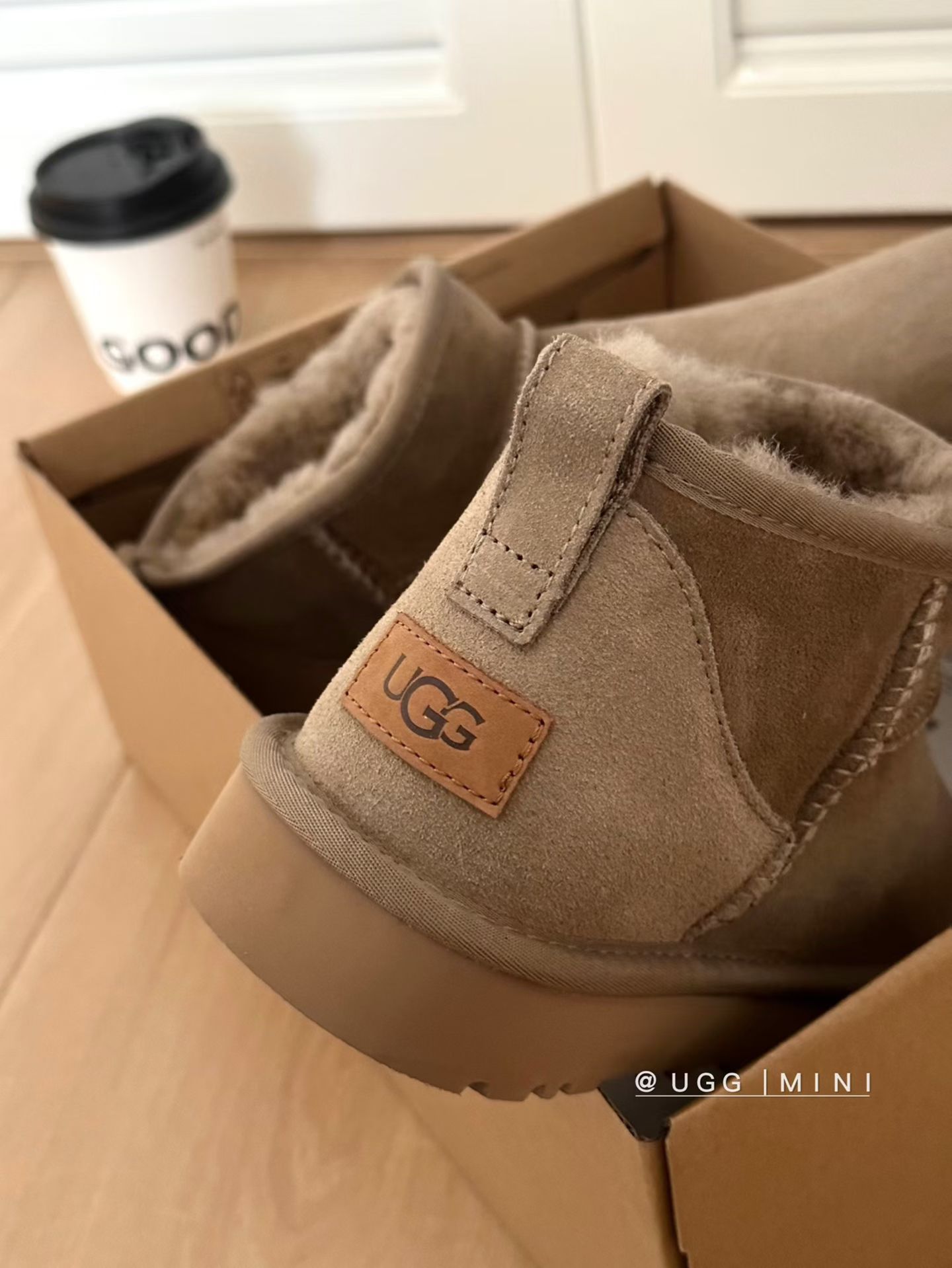 UGG Classic Ultra mini antelope