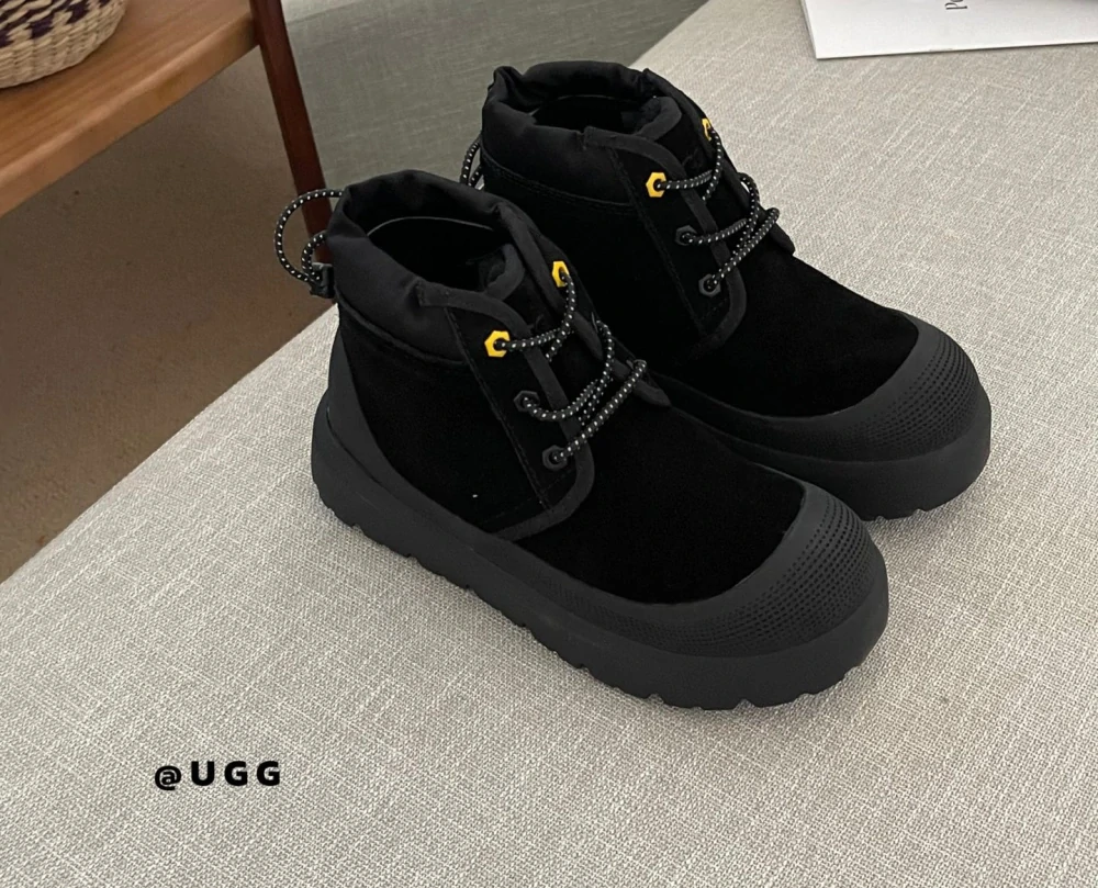 UGG Neumel Weather Hybrid black