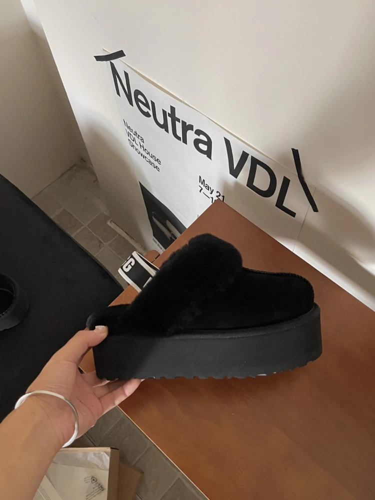 UGG Funkette black
