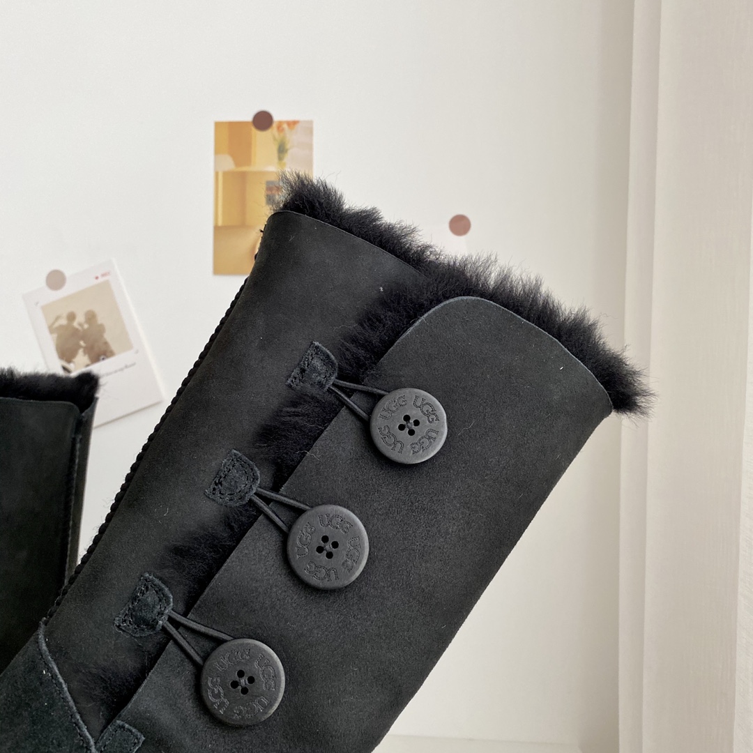 UGG W Bailey Button Triplet II 1873 černé