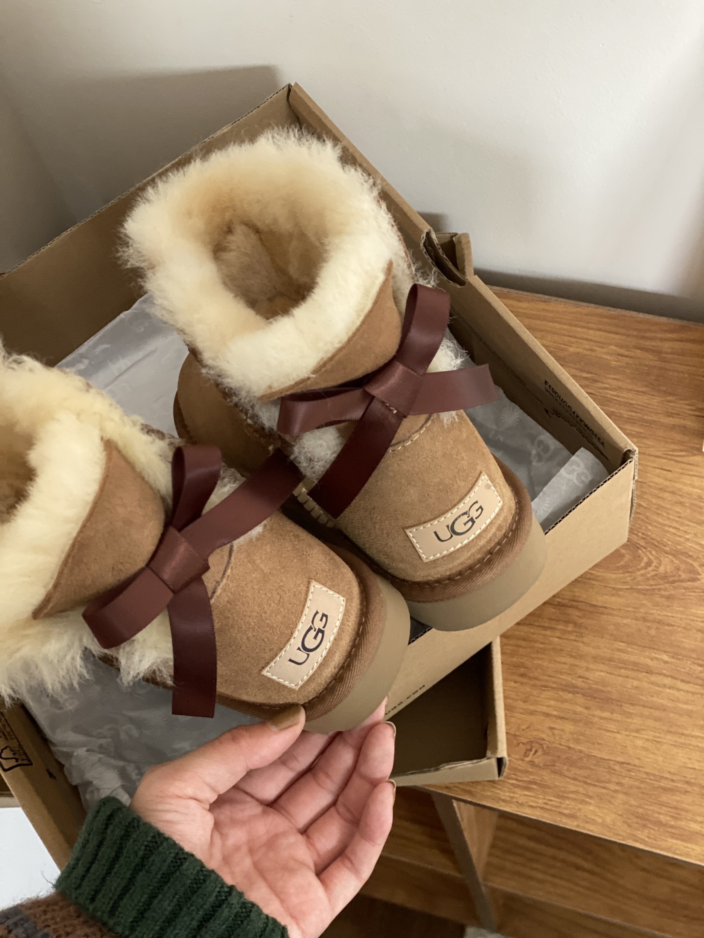 Boty UGG W Mini Bailey Bow II 6501 chestnut