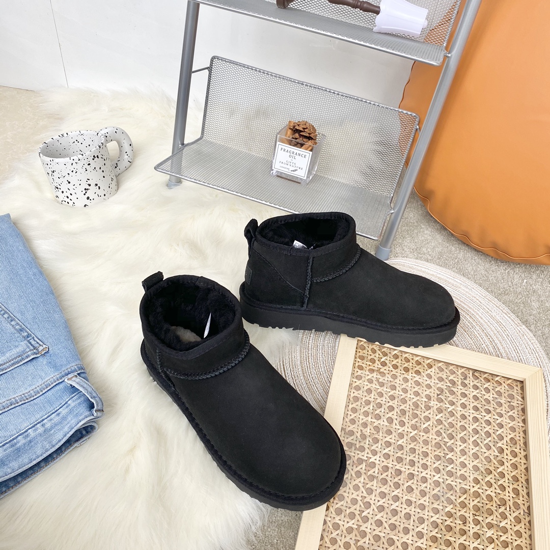 UGG Classic Ultra mini černé