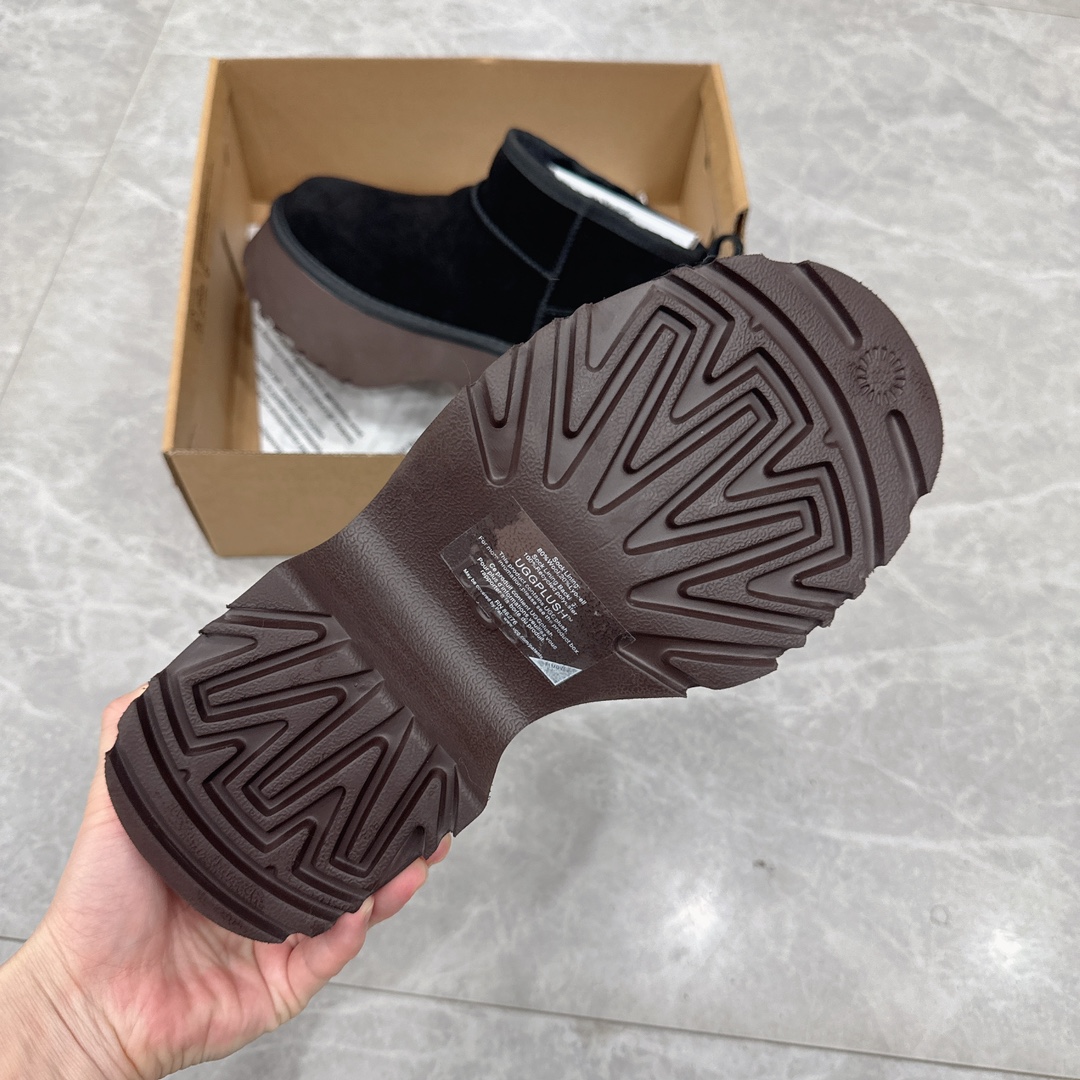 UGG Classic Ultra Mini new heights black
