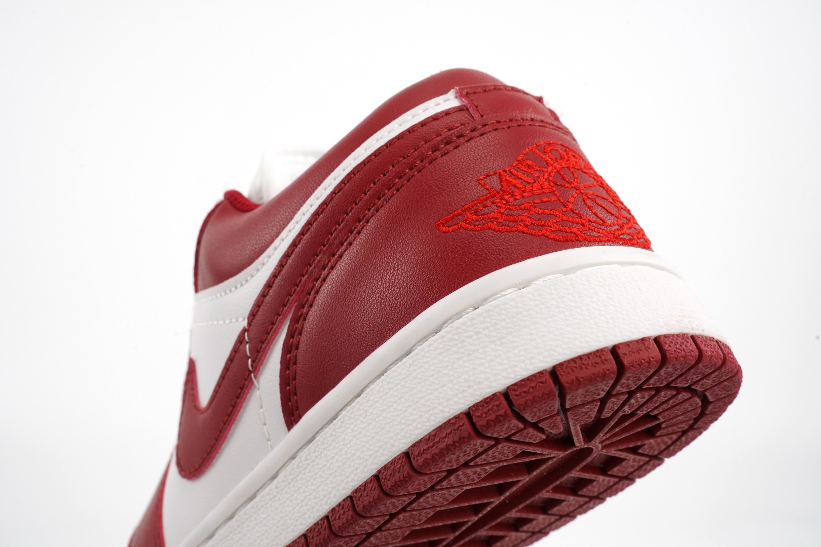 Air Jordan 1 Low white red
