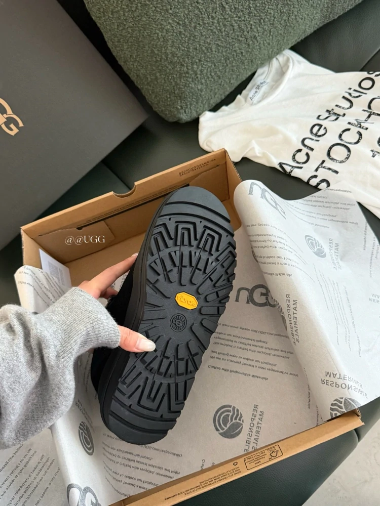 UGG Lowmel Guard GTX black