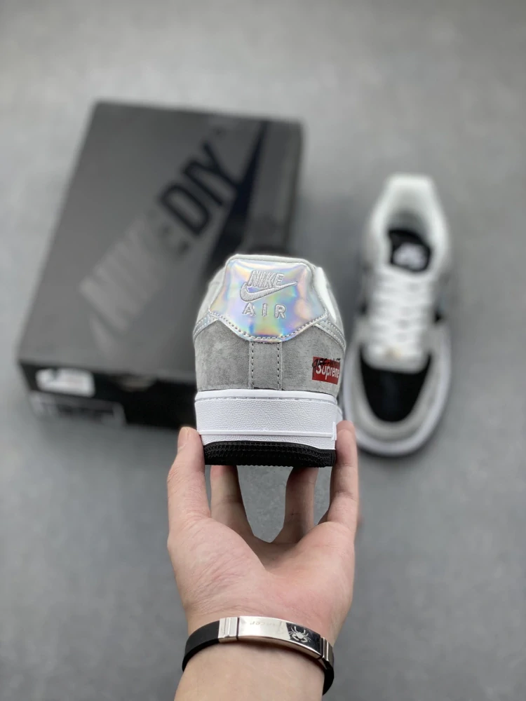 Nike Air Force 1 '07 Low x Supreme DV0788-017