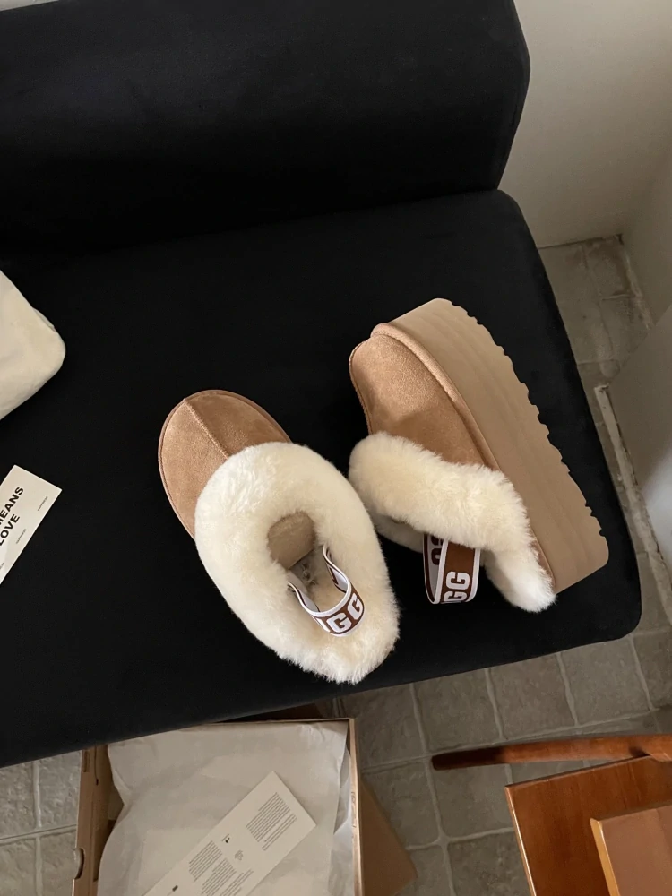 UGG Funkette chesnut