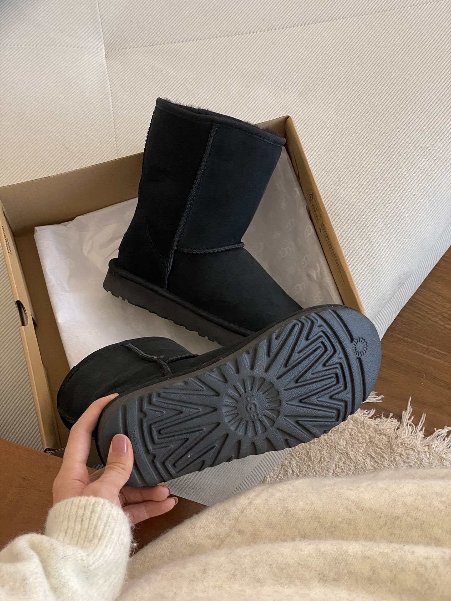 UGG boty Short 5825 black