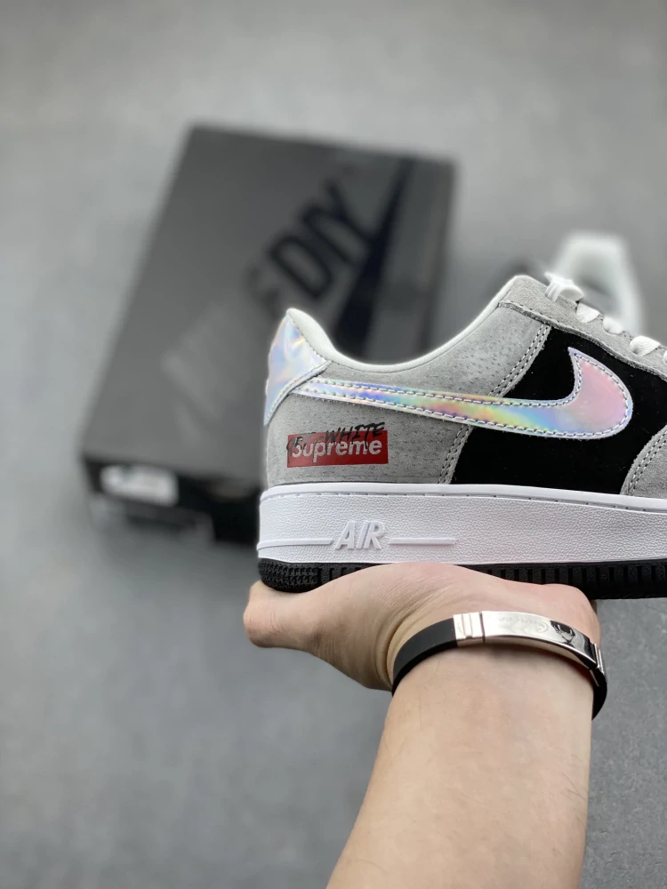 Nike Air Force 1 '07 Low x Supreme DV0788-017