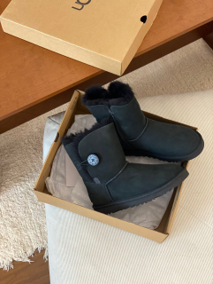 Boty UGG - W Bailey Button 5803 černé