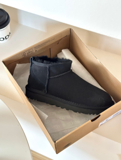 UGG Classic Ultra mini černé