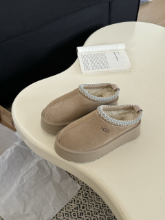Pantofle UGG Tazz II sand 1122553