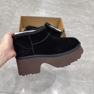 UGG Classic Ultra Mini new heights black