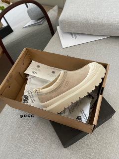 UGG Slippery Tasman Weather Hybrid mustard seed cream