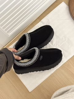 Pantofle UGG Tazz II black 122553